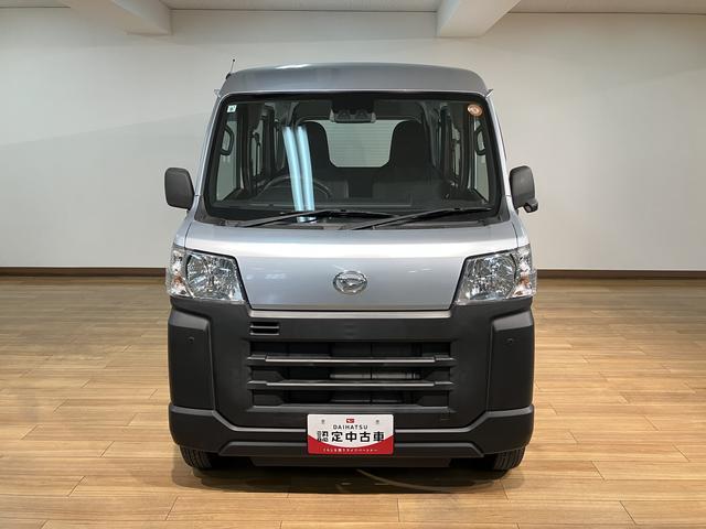ハイゼットカーゴスペシャル 2WD/CVT/令和4年式/走行4.1万キロ令和4年式/走行4.1万キロ/2WD/CVT/AM、FMラジオ/車検整備付き/ラバーマット/バイザー/衝突軽減ブレーキ/アシストグリップ/アイドリングストップ/(大阪府)の中古車