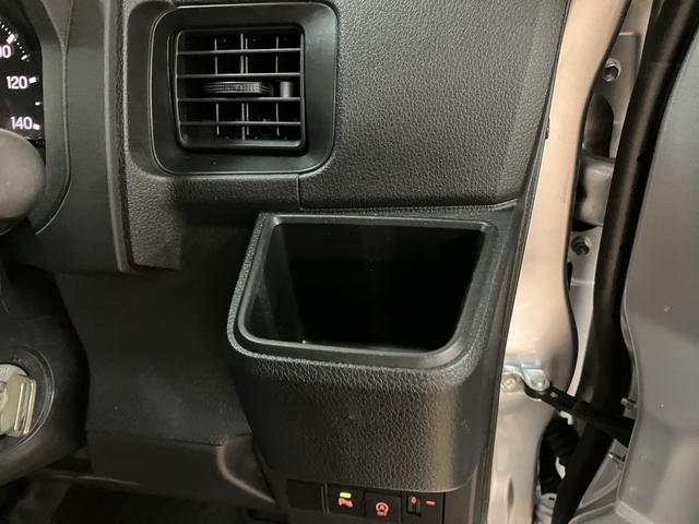 ハイゼットカーゴスペシャル 2WD/CVT/令和4年式/走行4.1万キロ令和4年式/走行4.1万キロ/2WD/CVT/AM、FMラジオ/車検整備付き/ラバーマット/バイザー/衝突軽減ブレーキ/アシストグリップ/アイドリングストップ/(大阪府)の中古車