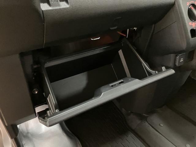 ハイゼットカーゴスペシャル 2WD/CVT/令和4年式/走行4.1万キロ令和4年式/走行4.1万キロ/2WD/CVT/AM、FMラジオ/車検整備付き/ラバーマット/バイザー/衝突軽減ブレーキ/アシストグリップ/アイドリングストップ/(大阪府)の中古車
