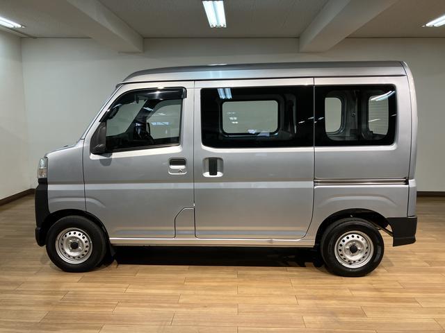 ハイゼットカーゴスペシャル 2WD/CVT/令和4年式/走行4.1万キロ令和4年式/走行4.1万キロ/2WD/CVT/AM、FMラジオ/車検整備付き/ラバーマット/バイザー/衝突軽減ブレーキ/アシストグリップ/アイドリングストップ/(大阪府)の中古車