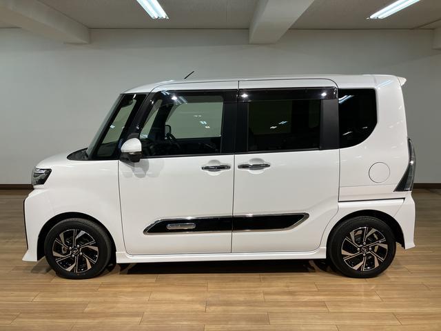 タントカスタムX 純正ナビ/パノラマモニター/走行1.3万キロ令和5年式/走行1.3万キロ/パノラマモニター/ETC/純正ナビ(NMZK−W73D)/フルセグ/Bluetooth/USB/両側パワースライドドア/キーフリー/衝突軽減ブレーキ/シートヒーター(大阪府)の中古車