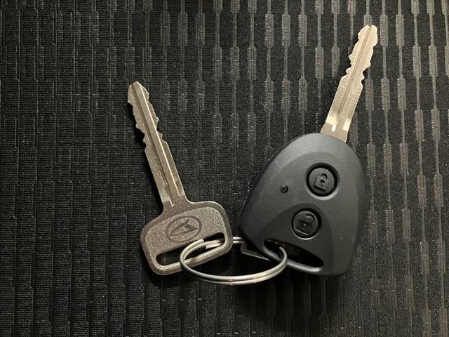 ハイゼットカーゴDX/令和8年式/走行4キロ/4WD/一年保証AM・FMラジオ/撥水ファブリックシート表皮/キーレスエントリー/オーバーヘッドシェルフ/アッパートレイ/オートライト/ユースフルナット/マニュアルエアコン/手引きサイドブレーキ(大阪府)の中古車