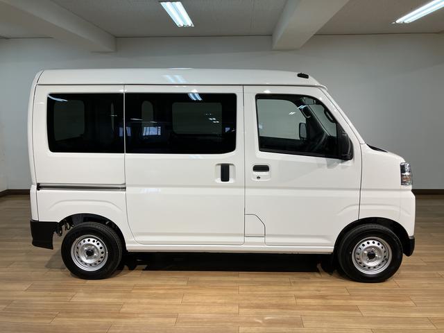 ハイゼットカーゴDX/令和8年式/走行4キロ/4WD/一年保証AM・FMラジオ/撥水ファブリックシート表皮/キーレスエントリー/オーバーヘッドシェルフ/アッパートレイ/オートライト/ユースフルナット/マニュアルエアコン/手引きサイドブレーキ(大阪府)の中古車