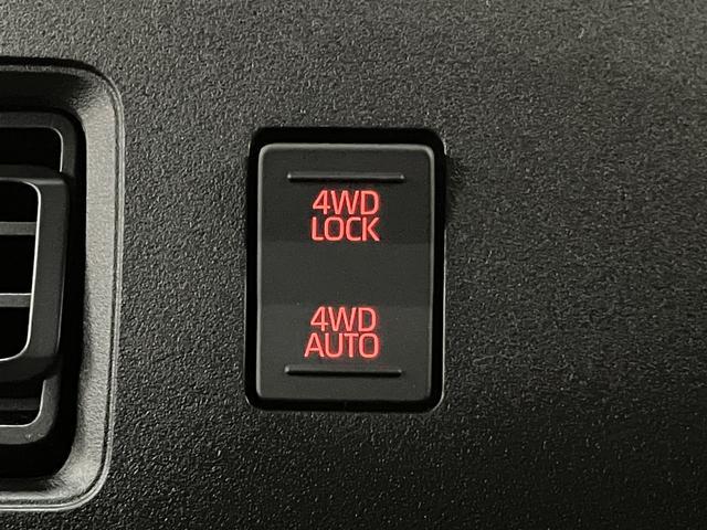 ハイゼットカーゴ 中古車 ＤＸ／新車保証継承／走行４ｋｍ／令和８年式／ラジオ／キーレス新車保証継承／走行４ｋｍ／令和８年式／４ＷＤ／ＡＭ・ＦＭラジオ／キーレスエントリー／両側スライドドア／衝突被害軽減ブレーキ／コーナーセンサー／ハロゲンヘッドライト／フロントパワーウィンドウ
