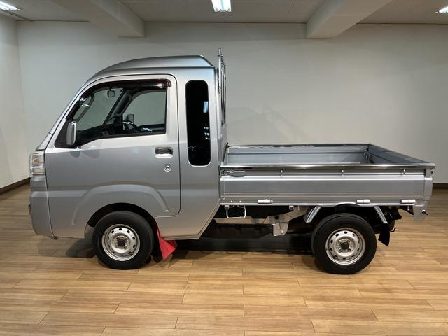 ハイゼットトラックジャンボ／４ＷＤ／５ＭＴ／パワーウインドウ／キーレス／荷台作業灯／テールゲートチェーン／マッドフラップ／フォグランプ／シートリクライニング／ＣＤチューナー／エアコン／パワステ／１年保証／（大阪府）の中古車