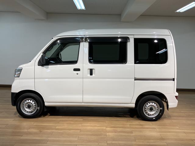 ハイゼットカーゴデラックスSAIII/車検整備渡し/1年保証/キーレス/パワーウインドウ/LEDヘッドライト/衝突軽減ブレーキ/横滑り防止装置/アイドリングストップ/FM&AMラジオ/オートハイビーム/トップシェイドガラス/(大阪府)の中古車