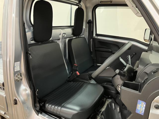 ハイゼットトラックスタンダード／４ＷＤ／ＣＶＴ／車検整備付き４ＷＤ／ＣＶＴ／令和４年式／走行４．８万キロ／ラバーマット／車検整備付き／荷台作業灯／電動式パワーステアリング／フロントシェルフ／プリントレザーシート表皮／／衝突回避軽減ブレーキ（大阪府）の中古車