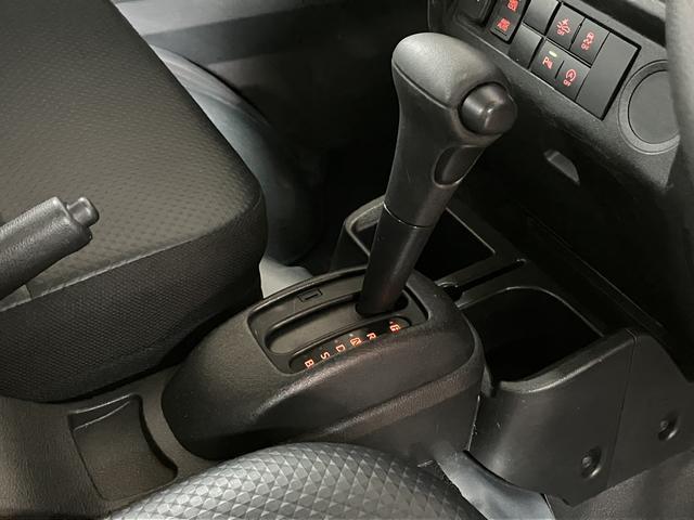 ハイゼットトラックスタンダード／４ＷＤ／ＣＶＴ／車検整備付き４ＷＤ／ＣＶＴ／令和４年式／走行４．８万キロ／ラバーマット／車検整備付き／荷台作業灯／電動式パワーステアリング／フロントシェルフ／プリントレザーシート表皮／／衝突回避軽減ブレーキ（大阪府）の中古車