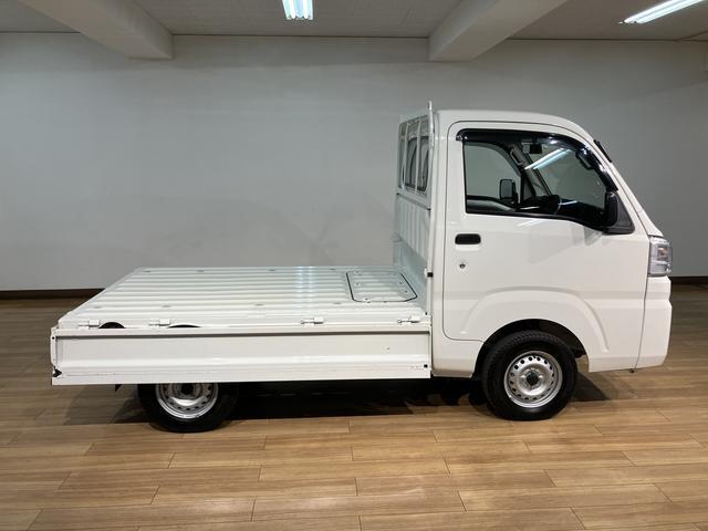 ハイゼットトラックスタンダード／２ＷＤ／５ＭＴ／ＡＭ・ＦＭラジオ／ラバーマット１年間走行距離無制限保証／走行１．８万ｋｍ／２ＷＤ／５ＭＴ／ＡＭ・ＦＭラジオ／ラバーマット／バイザー／エアコン／パワステ／ハロゲンフォグライト（大阪府）の中古車