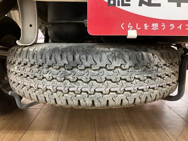 ハイゼットトラックスタンダード／２ＷＤ／５ＭＴ／ＡＭ・ＦＭラジオ／ラバーマット１年間走行距離無制限保証／走行１．８万ｋｍ／２ＷＤ／５ＭＴ／ＡＭ・ＦＭラジオ／ラバーマット／バイザー／エアコン／パワステ／ハロゲンフォグライト（大阪府）の中古車