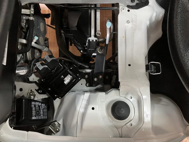 ハイゼットトラックスタンダード／２ＷＤ／５ＭＴ／ＡＭ・ＦＭラジオ／ラバーマット１年間走行距離無制限保証／走行１．８万ｋｍ／２ＷＤ／５ＭＴ／ＡＭ・ＦＭラジオ／ラバーマット／バイザー／エアコン／パワステ／ハロゲンフォグライト（大阪府）の中古車