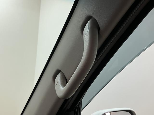 ハイゼットカーゴクルーズSAIII/1年保証/車検整備渡し/ナビ/ETC/バックカメラ/ビジネスパック/電動格納ミラー/パワーウインドウ/キーレス/LEDヘッドライト/障害物センサー/衝突軽減ブレーキ/横滑り防止装置/アイドリングストップ/オートハイビーム/フルフラット/(大阪府)の中古車