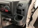 １年間走行距離無制限保証／走行１．８万ｋｍ／２ＷＤ／５ＭＴ／ＡＭ・ＦＭラジオ／ラバーマット／バイザー／エアコン／パワステ／ハロゲンフォグライト（大阪府）の中古車