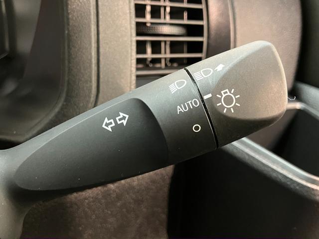 ハイゼットカーゴDX 4WD CVT コーナーセンサー ドラレコ キーレス衝突被害軽減ブレーキ スマアシ コーナーセンサー 前席パワーウインドウ AM/FMステレオ 両側スライドドア オートライト マニュアルレベリング パートタイム4WD(滋賀県)の中古車