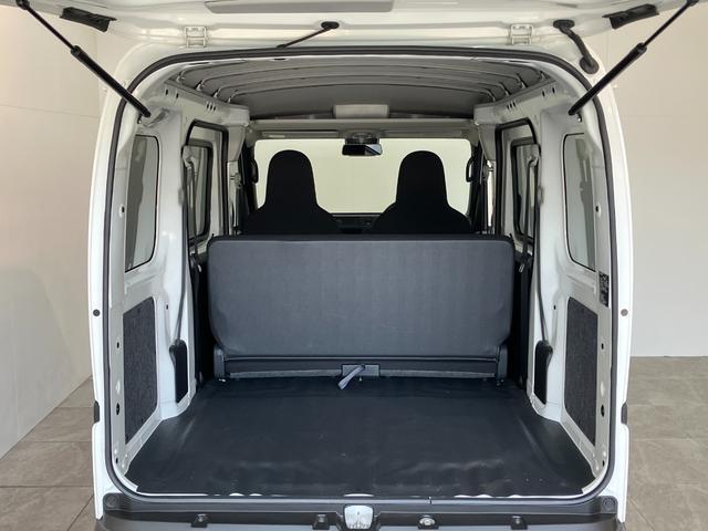 ハイゼットカーゴＤＸ　４ＷＤ　ＣＶＴ車　キーレス　前席パワーウインドウ追突被害軽減ブレーキ　スマアシ　コーナーセンサー　キーレス　前席パワーウインドウ　ＡＭ／ＦＭステレオ　両側スライドドア　パートタイム４ＷＤ（滋賀県）の中古車
