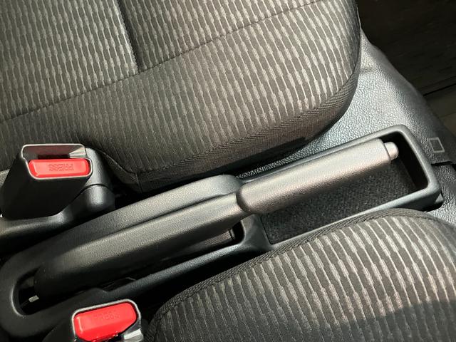 ハイゼットカーゴＤＸ　４ＷＤ　ＣＶＴ車　キーレス　前席パワーウインドウ追突被害軽減ブレーキ　スマアシ　コーナーセンサー　キーレス　前席パワーウインドウ　ＡＭ／ＦＭステレオ　両側スライドドア　パートタイム４ＷＤ（滋賀県）の中古車