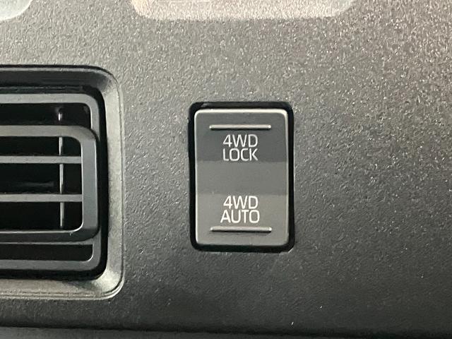 ハイゼットカーゴＤＸ　４ＷＤ　ＣＶＴ車　キーレス　前席パワーウインドウ追突被害軽減ブレーキ　スマアシ　コーナーセンサー　キーレス　前席パワーウインドウ　ＡＭ／ＦＭステレオ　両側スライドドア　パートタイム４ＷＤ（滋賀県）の中古車