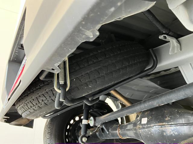 ハイゼットカーゴＤＸ　４ＷＤ　ＣＶＴ車　キーレス　前席パワーウインドウ追突被害軽減ブレーキ　スマアシ　コーナーセンサー　キーレス　前席パワーウインドウ　ＡＭ／ＦＭステレオ　両側スライドドア　パートタイム４ＷＤ（滋賀県）の中古車