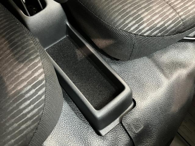 ハイゼットカーゴＤＸ　４ＷＤ　ＣＶＴ車　キーレス　前席パワーウインドウ追突被害軽減ブレーキ　スマアシ　コーナーセンサー　キーレス　前席パワーウインドウ　ＡＭ／ＦＭステレオ　両側スライドドア　パートタイム４ＷＤ（滋賀県）の中古車