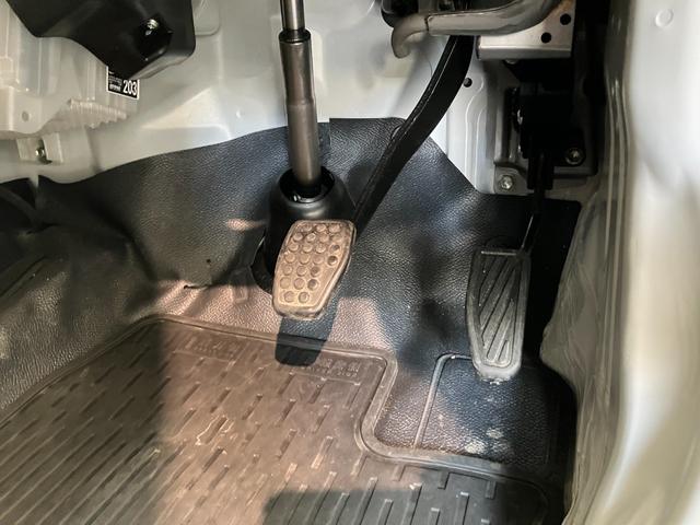 ハイゼットカーゴＤＸ　４ＷＤ　ＣＶＴ車　キーレス　前席パワーウインドウ追突被害軽減ブレーキ　スマアシ　コーナーセンサー　キーレス　前席パワーウインドウ　ＡＭ／ＦＭステレオ　両側スライドドア　パートタイム４ＷＤ（滋賀県）の中古車