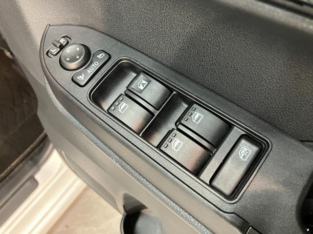 タントカスタムＸ　ＣＤステレオ　コーナーセンサー　シートヒーター衝突被害軽減ブレーキ　コーナーセンサー　ＣＤステレオ　バックカメラ（ナビ装着時用）　両側電動スライドドア　前席シートヒーター　電動パーキングブレーキ　ＬＥＤ　オートライト　オートエアコン　エコアイドル（滋賀県）の中古車