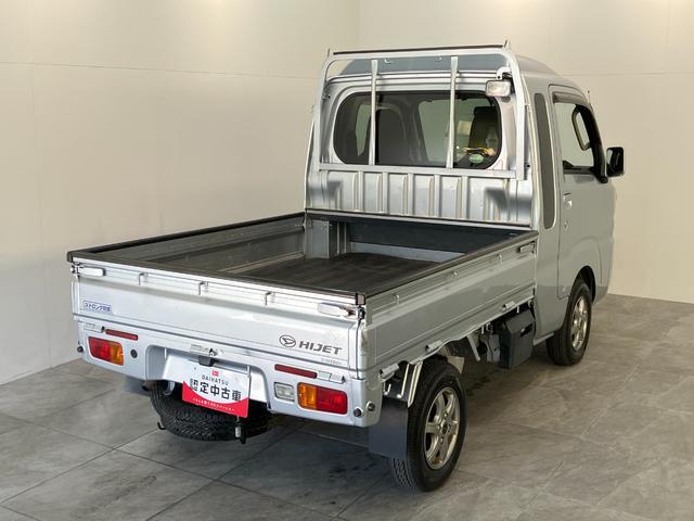 ハイゼットトラックジャンボ　４ＷＤ　５ＭＴ　フルセグナビ　ＥＴＣ車載器パートタイム４ＷＤ　デフロック　Ｈｉ−Ｌｏ切替　荷台作業灯　キーレス　パワーウインドウ　フルセグナビ　ＤＶＤ　Ｂｌｕｅｔｏｏｔｈ　ＵＳＢ（滋賀県）の中古車