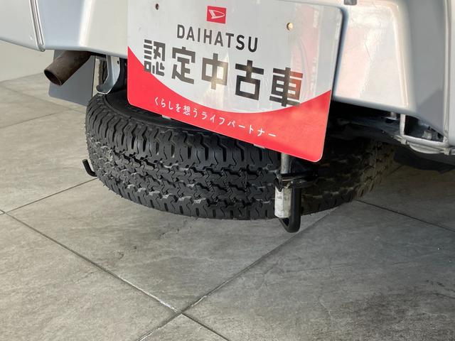 ハイゼットトラックジャンボ　４ＷＤ　５ＭＴ　フルセグナビ　ＥＴＣ車載器パートタイム４ＷＤ　デフロック　Ｈｉ−Ｌｏ切替　荷台作業灯　キーレス　パワーウインドウ　フルセグナビ　ＤＶＤ　Ｂｌｕｅｔｏｏｔｈ　ＵＳＢ（滋賀県）の中古車