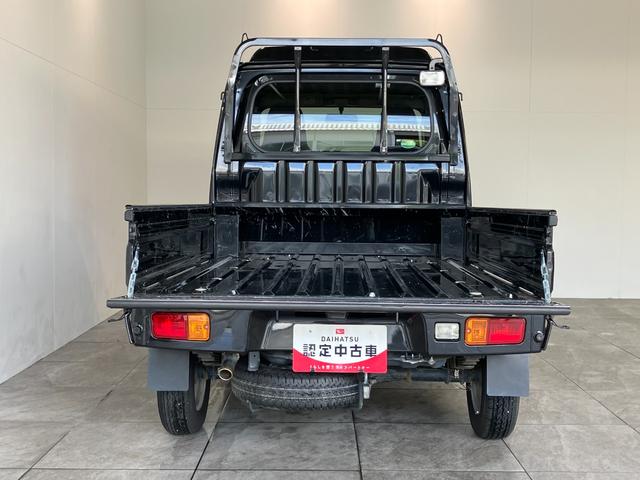ハイゼットトラックジャンボ　４ＷＤ　ＡＴ車　キーレス　パワーウインドウパートタイム４ＷＤ　荷台作業灯　リヤ４枚リーフスプリング　工具箱　キーレス　パワーウインドウ　ＣＤステレオ（滋賀県）の中古車