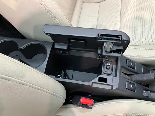 コペン20thアニバーサリーエディション 5MT 走行30KM電動オープンルーフ MOMO製ハンドル 革シート BBS製アルミホイール シートヒーター LEDヘッドライト スマートキー オートエアコン 5速マニュアルミッション車 ターボ(滋賀県)の中古車