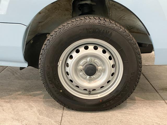 ハイゼットトラックエクストラＳＡ３ｔ　４ＷＤ　ＡＴ車　荷台作業灯　車検整備付衝突被害軽減ブレーキ　パートタイム４ＷＤ　ＡＴ車　ＣＤステレオ　キーレス　パワーウインドウ　オートライト　マニュアルエアコン　マニュアルレベリング　荷台作業灯　４枚リーフスプリン（滋賀県）の中古車