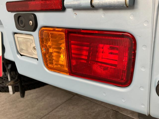 ハイゼットトラックエクストラＳＡ３ｔ　４ＷＤ　ＡＴ車　荷台作業灯　車検整備付衝突被害軽減ブレーキ　パートタイム４ＷＤ　ＡＴ車　ＣＤステレオ　キーレス　パワーウインドウ　オートライト　マニュアルエアコン　マニュアルレベリング　荷台作業灯　４枚リーフスプリン（滋賀県）の中古車