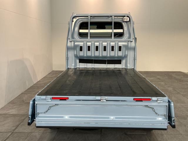 ハイゼットトラックエクストラＳＡ３ｔ　４ＷＤ　ＡＴ車　荷台作業灯　車検整備付衝突被害軽減ブレーキ　パートタイム４ＷＤ　ＡＴ車　ＣＤステレオ　キーレス　パワーウインドウ　オートライト　マニュアルエアコン　マニュアルレベリング　荷台作業灯　４枚リーフスプリン（滋賀県）の中古車