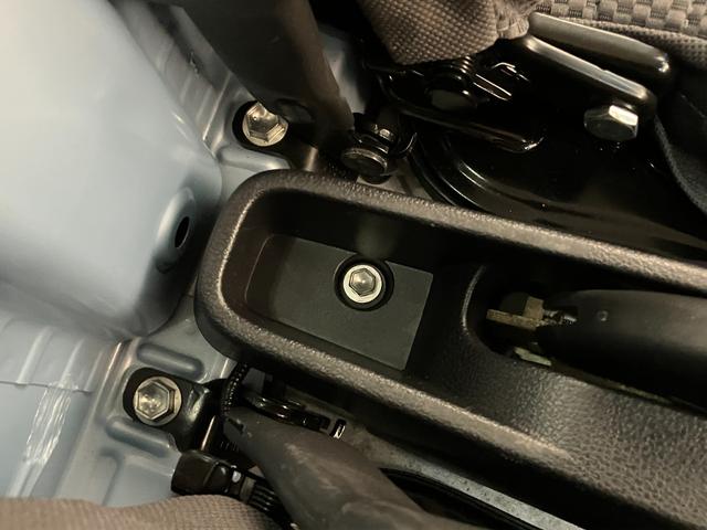 ハイゼットトラックエクストラＳＡ３ｔ　４ＷＤ　ＡＴ車　荷台作業灯　車検整備付衝突被害軽減ブレーキ　パートタイム４ＷＤ　ＡＴ車　ＣＤステレオ　キーレス　パワーウインドウ　オートライト　マニュアルエアコン　マニュアルレベリング　荷台作業灯　４枚リーフスプリン（滋賀県）の中古車