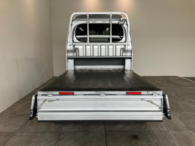 ハイゼットトラックジャンボエクストラ 4WD 5MT デフロック 荷台作業灯衝突被害軽減ブレーキ スマアシ コーナーセンサー LEDヘッドライト オートライト スマートキー パワーウインドウ 電動格納式ミラー 荷台作業灯 4WD デフロック Hi−Lo切り替え エコアイドル(滋賀県)の中古車