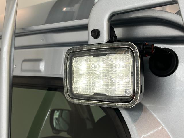 ハイゼットトラックジャンボエクストラ 4WD 5MT デフロック 荷台作業灯衝突被害軽減ブレーキ スマアシ コーナーセンサー LEDヘッドライト オートライト スマートキー パワーウインドウ 電動格納式ミラー 荷台作業灯 4WD デフロック Hi−Lo切り替え エコアイドル(滋賀県)の中古車