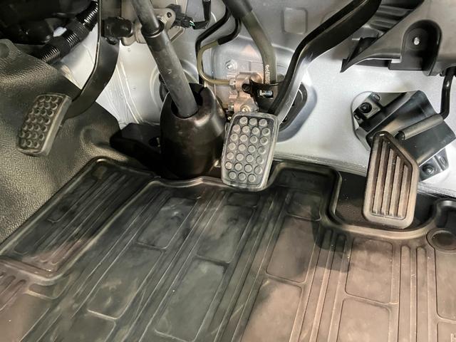 ハイゼットトラックジャンボエクストラ 4WD 5MT デフロック 荷台作業灯衝突被害軽減ブレーキ スマアシ コーナーセンサー LEDヘッドライト オートライト スマートキー パワーウインドウ 電動格納式ミラー 荷台作業灯 4WD デフロック Hi−Lo切り替え エコアイドル(滋賀県)の中古車