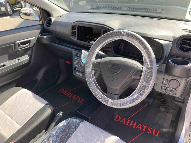 ミライースL SAIII 届出済み未使用車 キーレスリモコン 2WDスマートアシストIII キーレスリモコン アイドリングストップ オートライト マニュアルエアコン コーナーセンサー ホイールキャップ オートハイビーム パワステ パワーウインド ABS CVT 2WD(京都府)の中古車