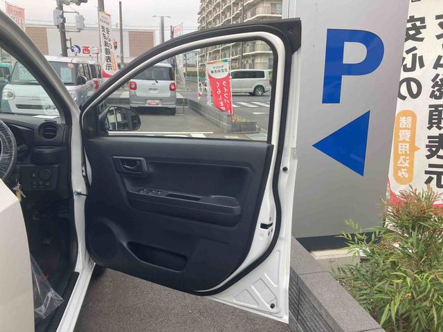 ミライースＬ　ＳＡIII　届け出済み未使用車　キーレスエントリースマートアシストＩＩＩ　キーレスエントリー　アイドリングストップ　ホイールキャップ　コーナーセンサー　マニュアルエアコン　パワステ　パワーウインドウ　運転席・助手席エアバッグ　オートハイビーム　ＡＢＳ（京都府）の中古車