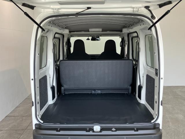 ハイゼットカーゴＤＸ　４ＷＤ　ＣＶＴ車　キーレス　前席パワーウインドウ追突被害軽減ブレーキ　スマアシ　コーナーセンサー　キーレス　前席パワーウインドウ　ＡＭ／ＦＭステレオ　両側スライドドア　パートタイム４ＷＤ　ドラレコ（滋賀県）の中古車