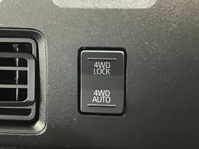 ハイゼットカーゴＤＸ　４ＷＤ　ＣＶＴ車　キーレス　前席パワーウインドウ追突被害軽減ブレーキ　スマアシ　コーナーセンサー　キーレス　前席パワーウインドウ　ＡＭ／ＦＭステレオ　両側スライドドア　パートタイム４ＷＤ　ドラレコ（滋賀県）の中古車