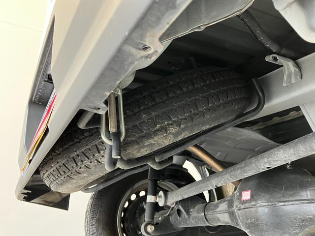 ハイゼットカーゴＤＸ　４ＷＤ　ＣＶＴ車　キーレス　前席パワーウインドウ追突被害軽減ブレーキ　スマアシ　コーナーセンサー　キーレス　前席パワーウインドウ　ＡＭ／ＦＭステレオ　両側スライドドア　パートタイム４ＷＤ　ドラレコ（滋賀県）の中古車