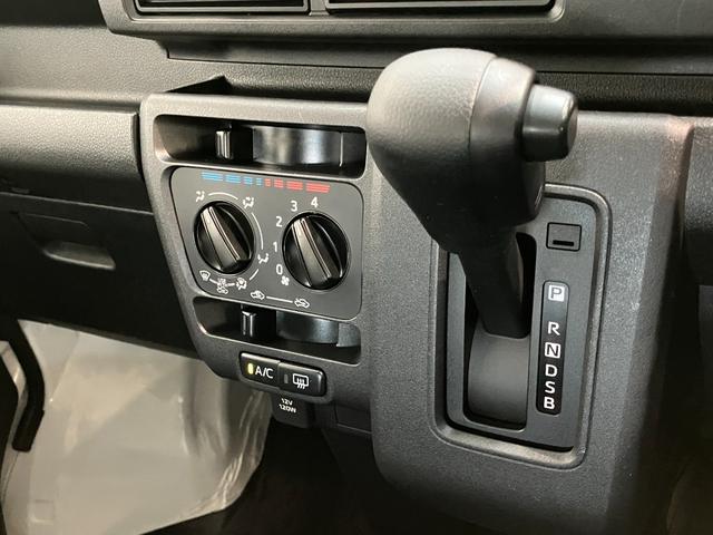 ハイゼットカーゴＤＸ　４ＷＤ　ＣＶＴ車　キーレス　前席パワーウインドウ追突被害軽減ブレーキ　スマアシ　コーナーセンサー　キーレス　前席パワーウインドウ　ＡＭ／ＦＭステレオ　両側スライドドア　パートタイム４ＷＤ　ドラレコ（滋賀県）の中古車