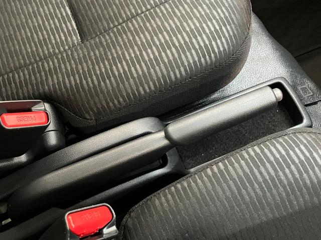 ハイゼットカーゴＤＸ　４ＷＤ　ＣＶＴ車　キーレス　前席パワーウインドウ追突被害軽減ブレーキ　スマアシ　コーナーセンサー　キーレス　前席パワーウインドウ　ＡＭ／ＦＭステレオ　両側スライドドア　パートタイム４ＷＤ　ドラレコ（滋賀県）の中古車