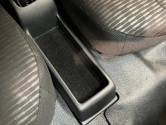 ハイゼットカーゴＤＸ　４ＷＤ　ＣＶＴ車　キーレス　前席パワーウインドウ追突被害軽減ブレーキ　スマアシ　コーナーセンサー　キーレス　前席パワーウインドウ　ＡＭ／ＦＭステレオ　両側スライドドア　パートタイム４ＷＤ　ドラレコ（滋賀県）の中古車