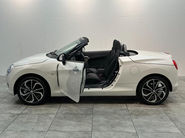 コペンセロ 5MT ターボ フルセグナビ 届出済未使用車電動オープンルーフ リヤコーナセンサー フルセグナビ DVD再生 Bluetooth USB シートヒーター LEDヘッドライト オートライト オートエアコン スマートキー エクスプレイ仕様アルミ(滋賀県)の中古車