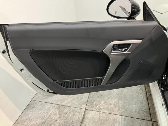 コペンセロ 5MT ターボ フルセグナビ 届出済未使用車電動オープンルーフ リヤコーナセンサー フルセグナビ DVD再生 Bluetooth USB シートヒーター LEDヘッドライト オートライト オートエアコン スマートキー エクスプレイ仕様アルミ(滋賀県)の中古車