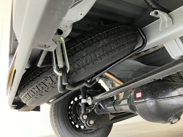 ハイゼットカーゴDX 4WD CVT車 ドラレコ コーナーセンサー キーレス衝突被害軽減ブレーキ スマアシ パートタイム4WD コーナーセンサー 前席パワーウインドウ AM/FMステレオ ドラレコ 両側スライドドア オートライト マニュアルレベリング マニュアルエアコン(滋賀県)の中古車