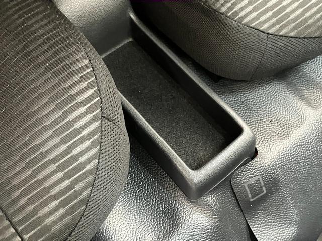 ハイゼットカーゴDX 4WD CVT車 ドラレコ コーナーセンサー キーレス衝突被害軽減ブレーキ スマアシ パートタイム4WD コーナーセンサー 前席パワーウインドウ AM/FMステレオ ドラレコ 両側スライドドア オートライト マニュアルレベリング マニュアルエアコン(滋賀県)の中古車