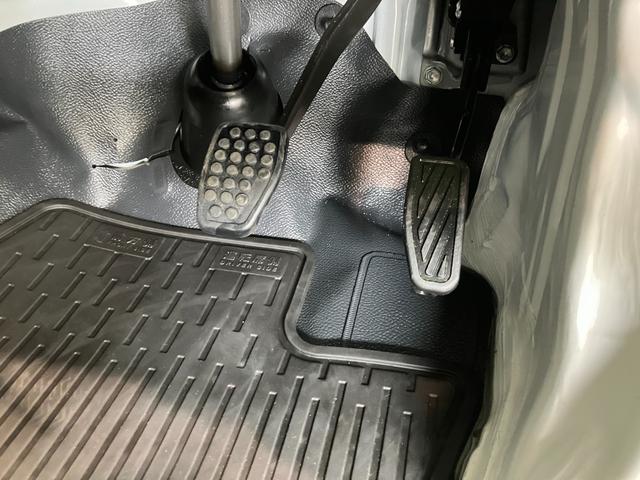 ハイゼットカーゴDX 4WD CVT車 ドラレコ コーナーセンサー キーレス衝突被害軽減ブレーキ スマアシ パートタイム4WD コーナーセンサー 前席パワーウインドウ AM/FMステレオ ドラレコ 両側スライドドア オートライト マニュアルレベリング マニュアルエアコン(滋賀県)の中古車