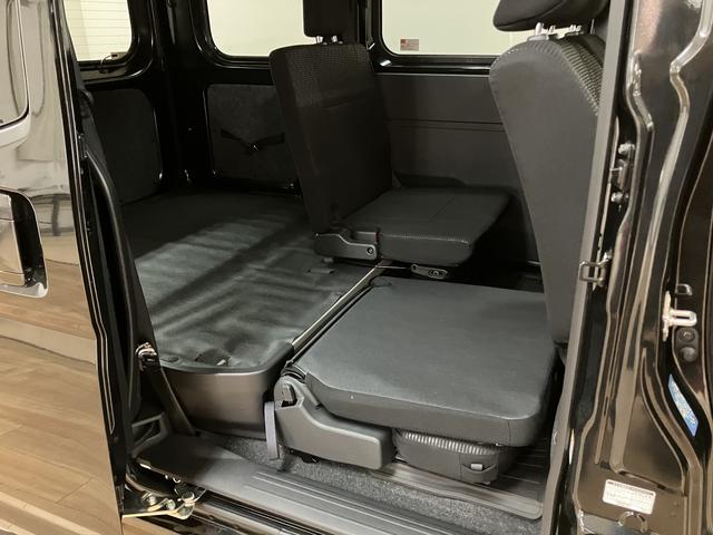 ハイゼットカーゴクルーズ　オーバーヘッドシェルフ　キーフリースマートアシスト　運転席・助手席エアバッグ　オーバーヘッドシェルフ　キーフリーシステム　コーナーセンサー　電動格納式ミラー　プッシュスタート　シガーソケット　パワーウィンドウ　ＣＶＴ（大阪府）の中古車